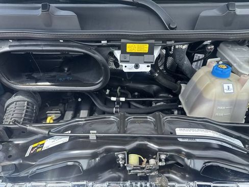 Used 2025 RAM ProMaster 2500 w/ U-Haul Equipment Group FWD image 30