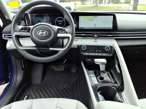 Used 2025 Hyundai Elantra Limited w/ Cargo Package image 8