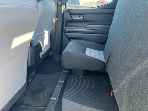 Used 2024 Toyota Tacoma TRD Off-Road image 33