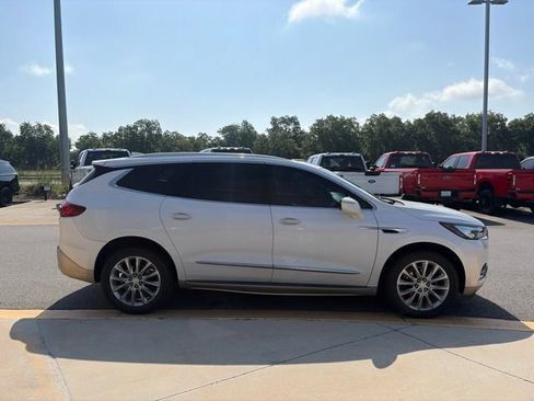 Used 2021 Buick Enclave Essence w/ Sound and Sites Package FWD image 6