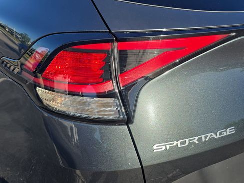 Used 2025 Kia Sportage EX FWD image 31