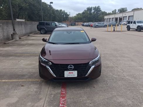Used 2025 Nissan Sentra SV FWD image 5