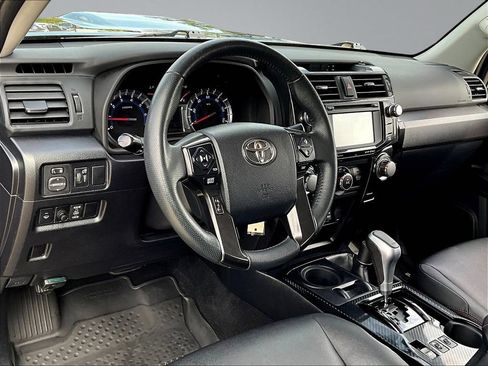 Used 2019 Toyota 4Runner TRD Off-Road Premium AWD/4WD image 19