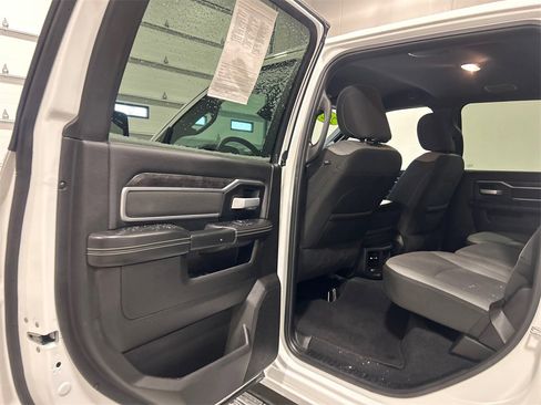Used 2024 RAM 2500 Big Horn w/ Safety Group image 31