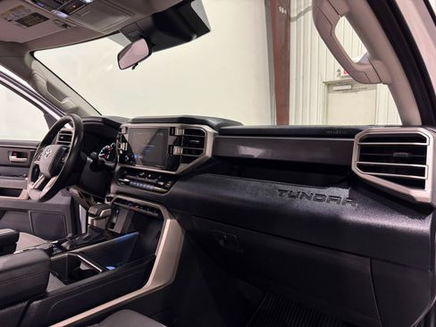 Used 2022 Toyota Tundra SR5 AWD/4WD image 11
