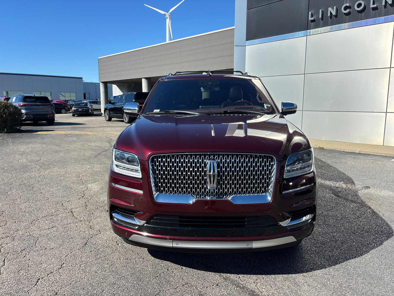 Used 2018 Lincoln Navigator L Black Label w/ Cargo Package AWD/4WD image 2