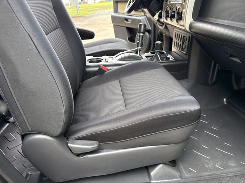 Used 2014 Toyota FJ Cruiser 4WD w/ Upgrade Package image 13