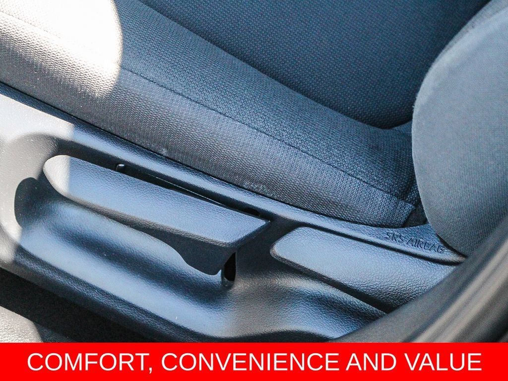 Used 2021 Toyota Corolla LE FWD image 20