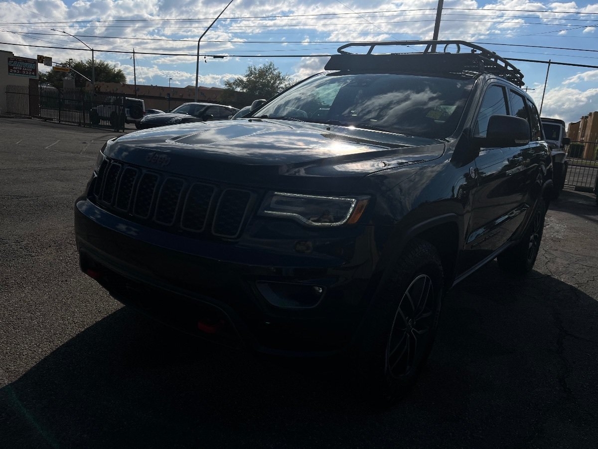 Used 2017 Jeep Grand Cherokee Trailhawk w/ Trailhawk Luxury Group AWD/4WD image 11
