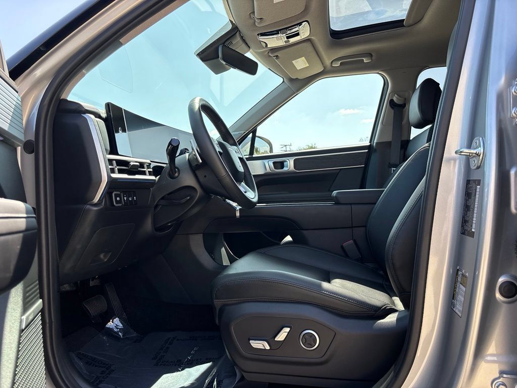 Used 2026 Hyundai Santa Fe Limited AWD/4WD image 11