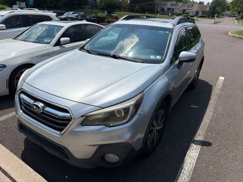 Used 2018 Subaru Outback 2.5i Limited AWD/4WD image 2