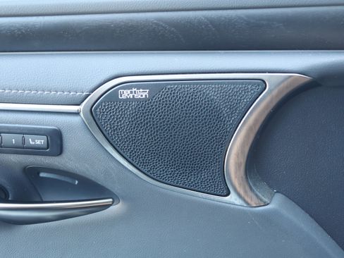 Used 2024 Lexus ES 350 Ultra Luxury w/ Accessory Package (Z2) FWD image 13