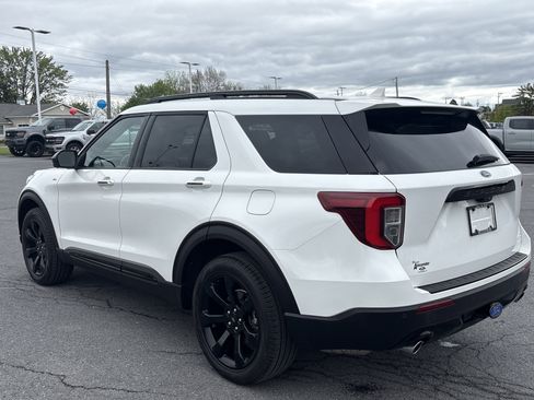 Used 2023 Ford Explorer ST-Line w/ Class IV Trailer Tow Package AWD/4WD image 11