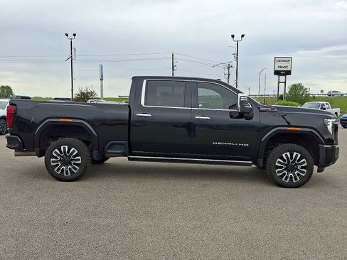 Used 2024 GMC Sierra 3500 Denali Ultimate AWD/4WD image 26