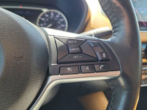 Used 2023 Nissan Sentra SV w/ SV Premium Package FWD image 23