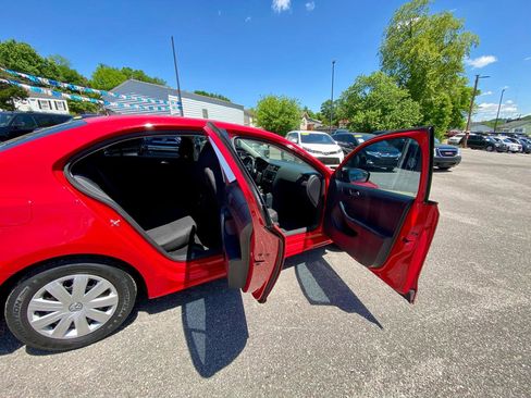 Used 2015 Volkswagen Jetta S FWD image 11