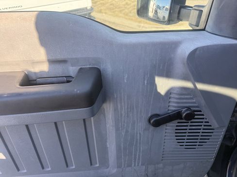 Used 2016 Ford F350 XL w/ Trailer Tow Package image 6