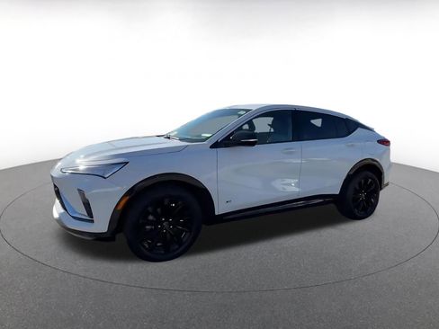 Used 2025 Buick Envista Sport Touring image 8