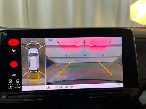 Used 2024 Volkswagen Atlas Cross Sport SEL Premium R-Line AWD/4WD image 18