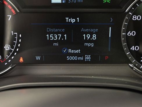 New 2025 Cadillac XT5 Premium Luxury w/ LPO, Floor Liner Package AWD/4WD image 26