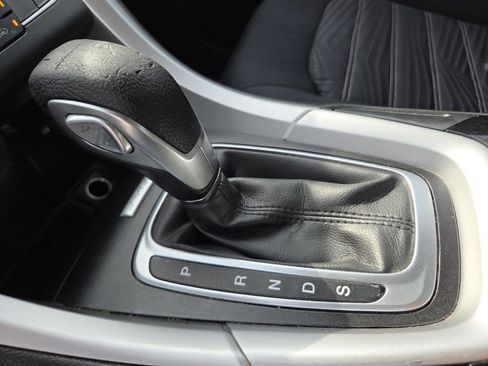Used 2016 Ford Fusion SE FWD image 25