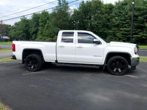 Used 2018 GMC Sierra 1500 SLE w/ SLE Value Package image 4