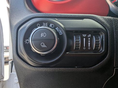 Used 2021 Jeep Gladiator Rubicon AWD/4WD image 15
