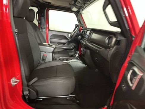Used 2023 Jeep Wrangler Unlimited w/ Convenience Group AWD/4WD image 28