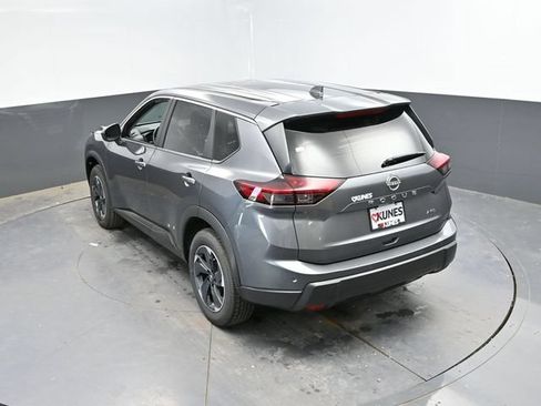 Used 2025 Nissan Rogue SV AWD/4WD image 43