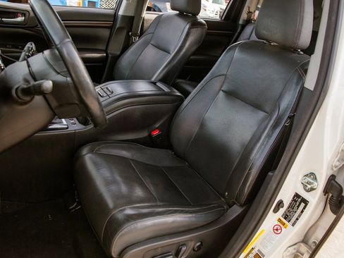 Used 2015 Toyota Highlander Limited image 14