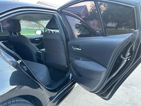 Used 2021 Toyota Corolla LE image 19