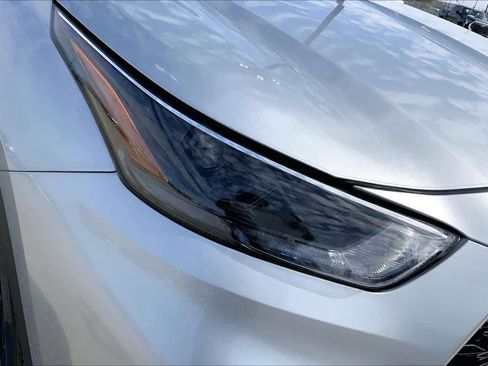 Used 2022 Toyota Highlander L image 26