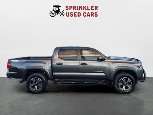 Used 2016 Toyota Tacoma TRD Sport w/ Towing Package image 4