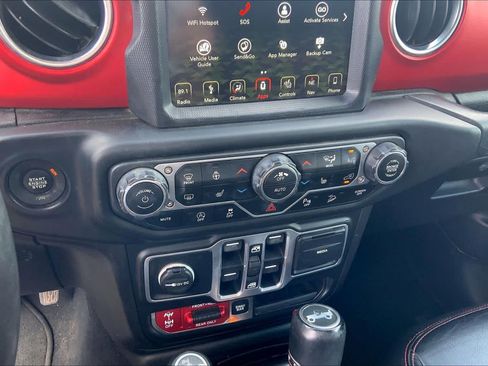 Used 2018 Jeep Wrangler Unlimited Rubicon w/ Dual Top Group AWD/4WD image 33