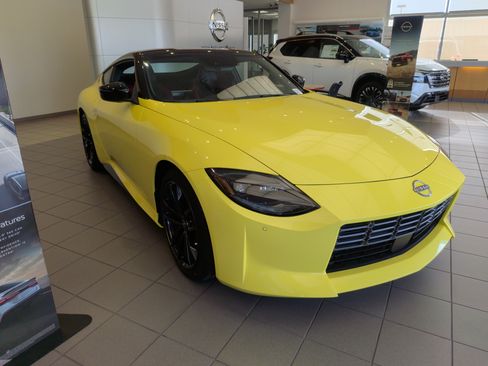 Used 2024 Nissan Z Performance w/ Floor Mat Package RWD image 3