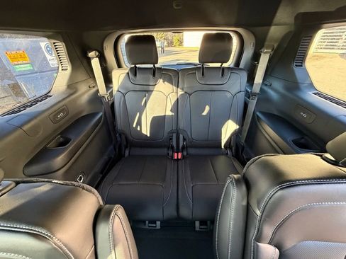 New 2025 Jeep Grand Cherokee L Limited image 13