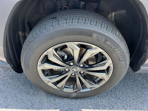 Used 2022 Toyota RAV4 Limited AWD/4WD image 11