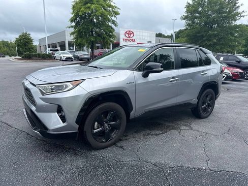Used 2020 Toyota RAV4 XSE AWD/4WD image 2