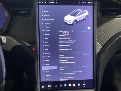 Used 2018 Tesla Model X 75D image 13