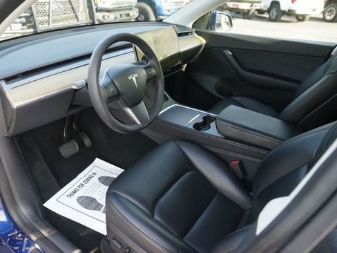 Used 2022 Tesla Model Y Long Range AWD/4WD image 8