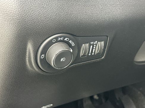 Used 2022 Jeep Compass Trailhawk w/ Sun and Sound Group AWD/4WD image 10