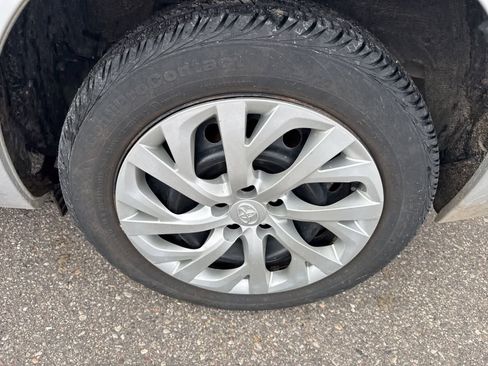 Used 2017 Toyota Corolla LE w/ Carpet Mat Package (TMS) image 10