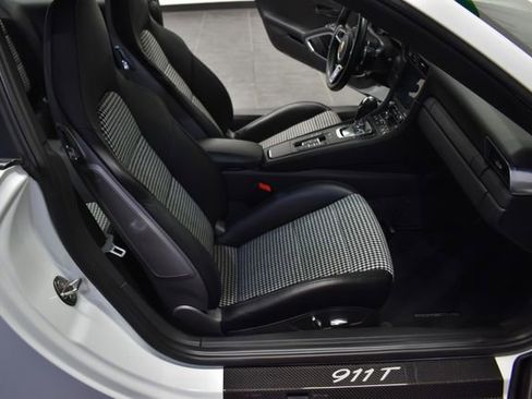 Used 2018 Porsche 911 Carrera T RWD image 22