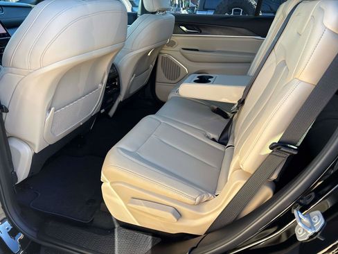 Certified 2025 Jeep Grand Cherokee L Limited image 8