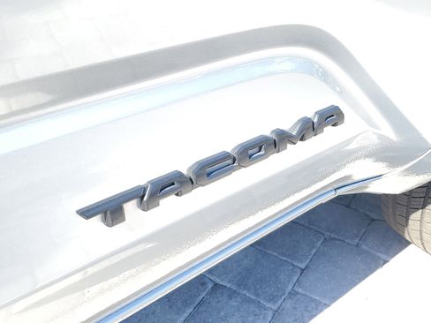 Used 2024 Toyota Tacoma TRD Sport image 8