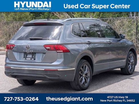 Used 2023 Volkswagen Tiguan SE FWD image 5