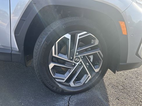 Used 2025 Hyundai Tucson Limited image 12