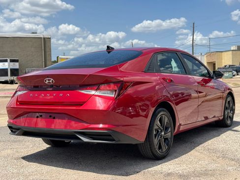 Used 2022 Hyundai Elantra SEL FWD image 7