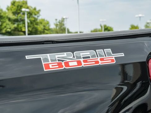 Used 2021 Chevrolet Silverado 1500 LT Trail Boss AWD/4WD image 21