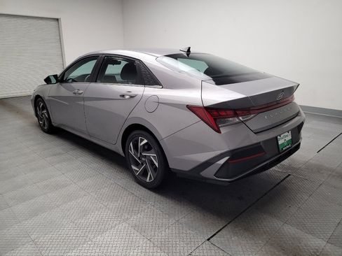 Used 2025 Hyundai Elantra SEL image 5